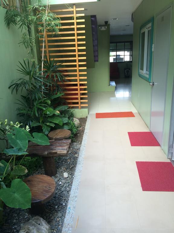 Shore Time Hotel - Annex Balabag  Extérieur photo