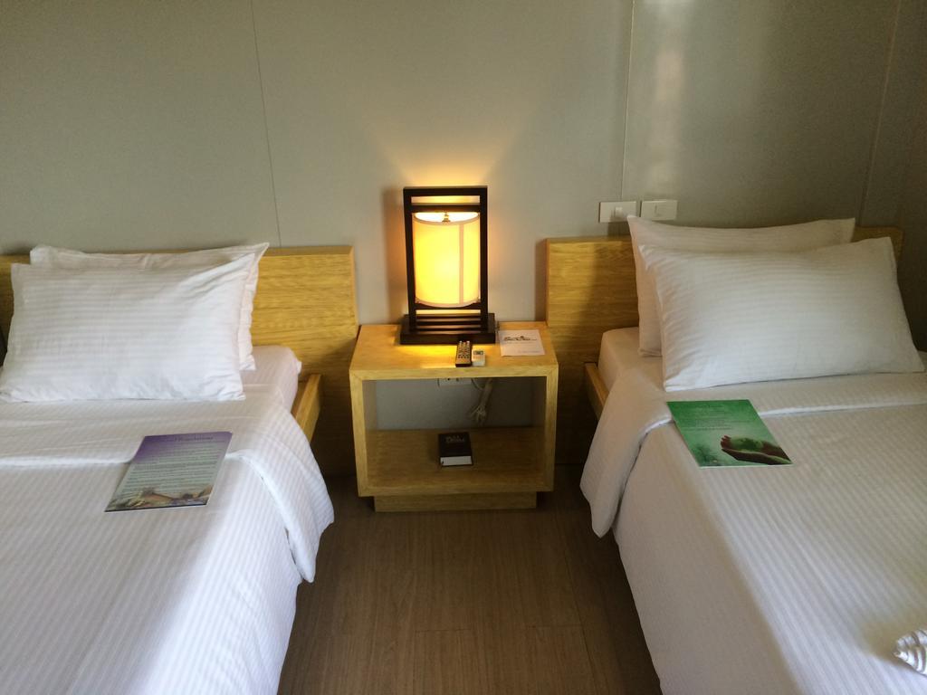 Shore Time Hotel - Annex Balabag  Extérieur photo