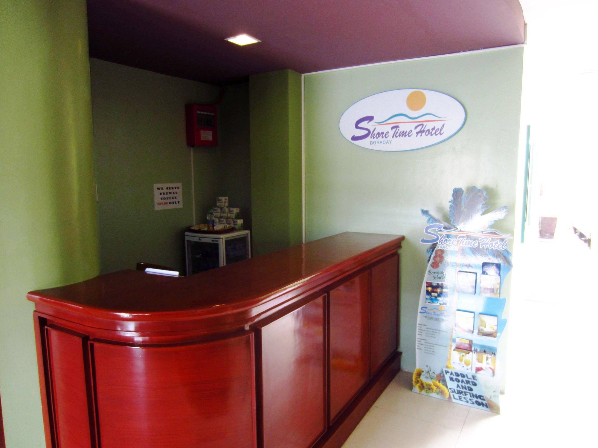 Shore Time Hotel - Annex Balabag  Extérieur photo