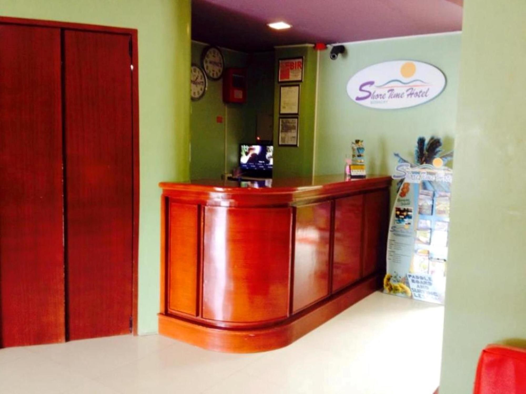 Shore Time Hotel - Annex Balabag  Extérieur photo