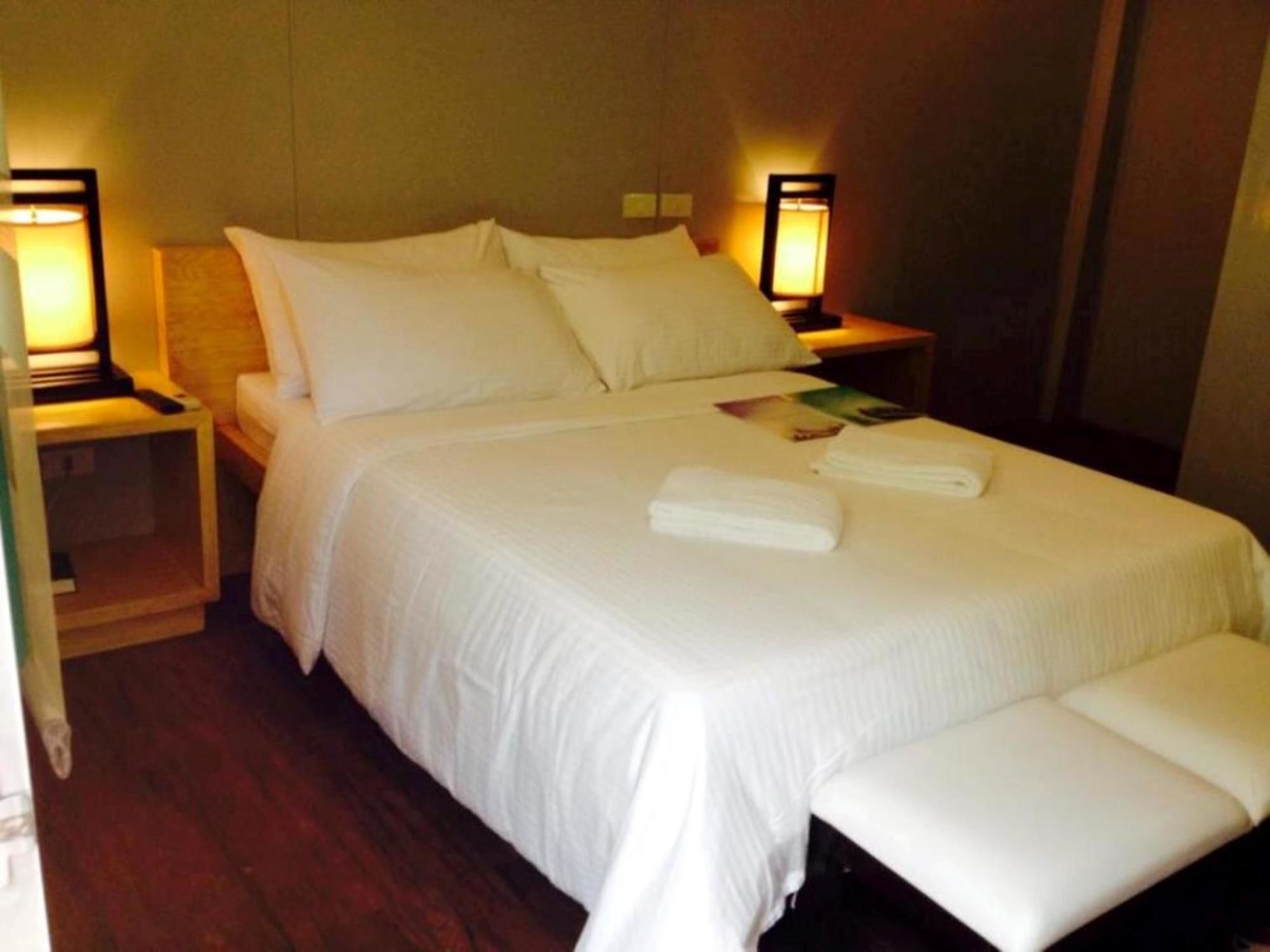 Shore Time Hotel - Annex Balabag  Extérieur photo