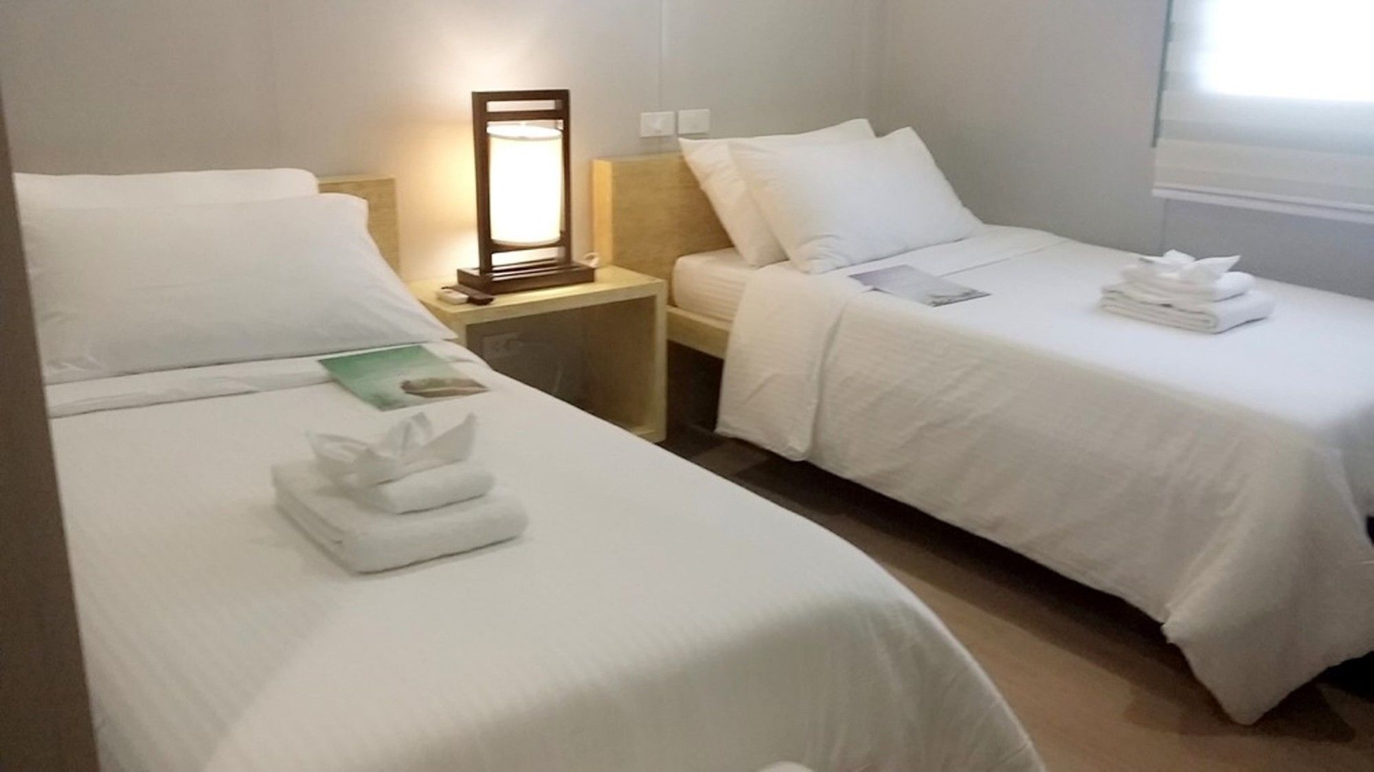 Shore Time Hotel - Annex Balabag  Extérieur photo